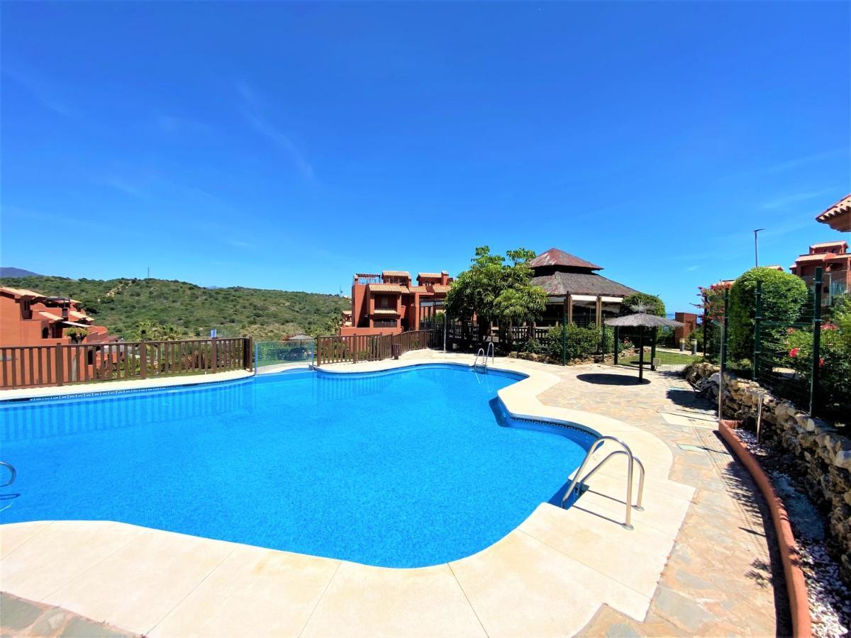 Sea View Penthouse Apartment With Hot Tub - Casa Bella Vista, Buenas Noches , Estepona Ngoại thất bức ảnh