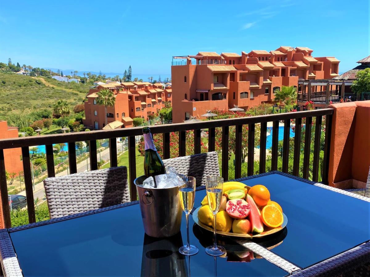 Sea View Penthouse Apartment With Hot Tub - Casa Bella Vista, Buenas Noches , Estepona Ngoại thất bức ảnh
