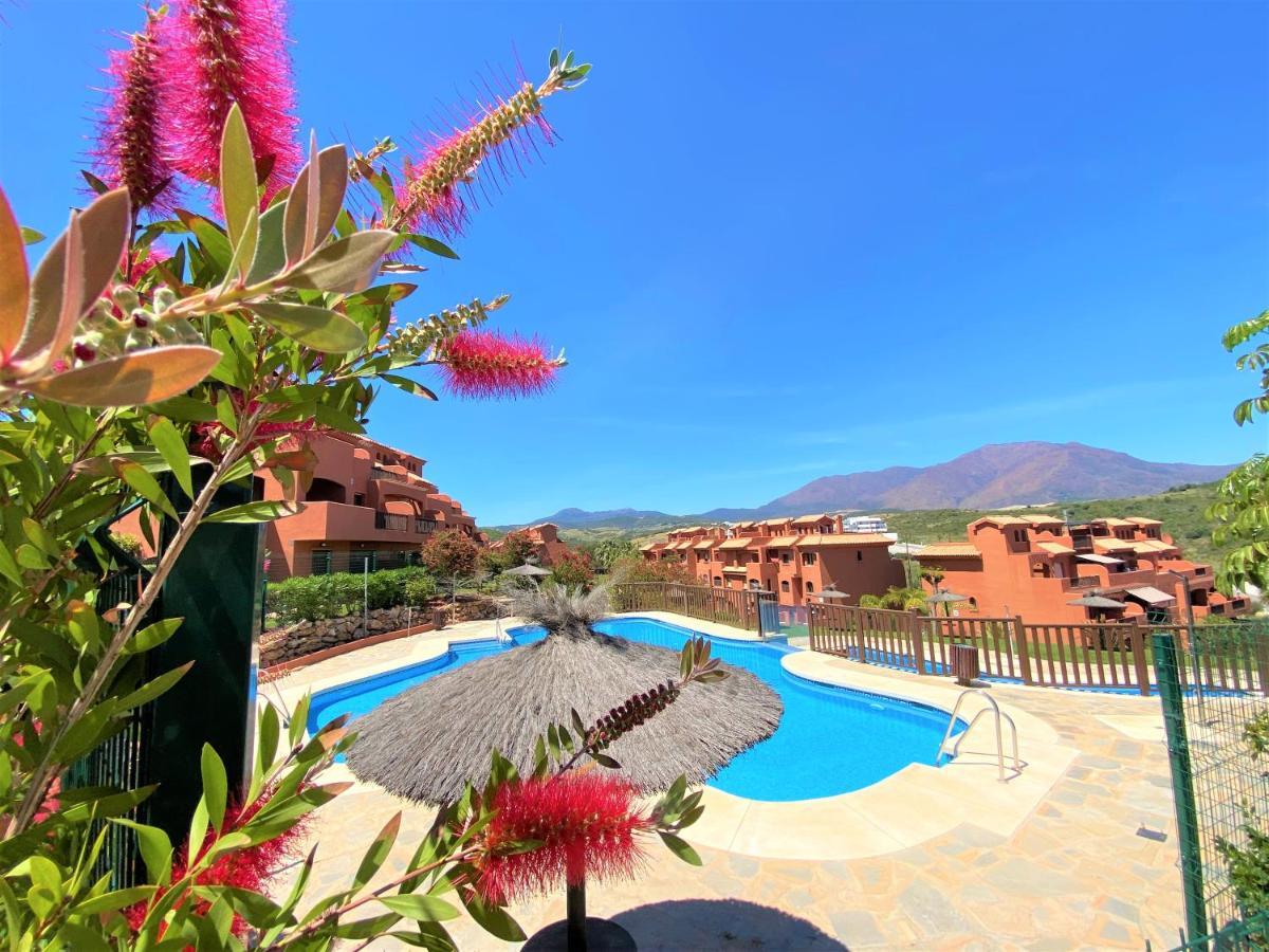 Sea View Penthouse Apartment With Hot Tub - Casa Bella Vista, Buenas Noches , Estepona Ngoại thất bức ảnh