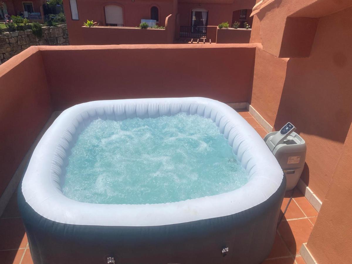 Sea View Penthouse Apartment With Hot Tub - Casa Bella Vista, Buenas Noches , Estepona Ngoại thất bức ảnh